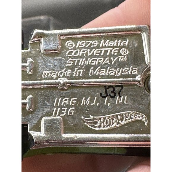 Hot Wheels Toys 979 Mattel Hot Wheels 63 Corvette Stingray Metallic